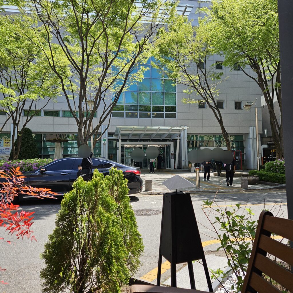 카페 유 수지도서관 뷰